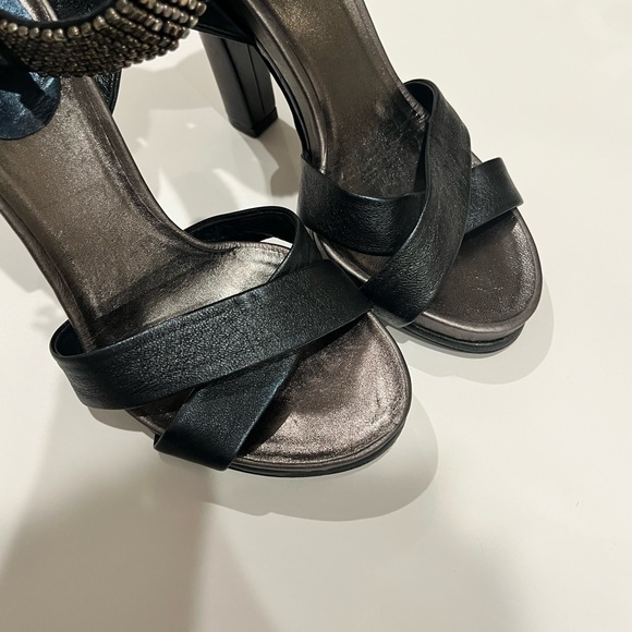 Chloe woman’s size 7.5 black and metallic grey leather high heels - Picture 4 of 5